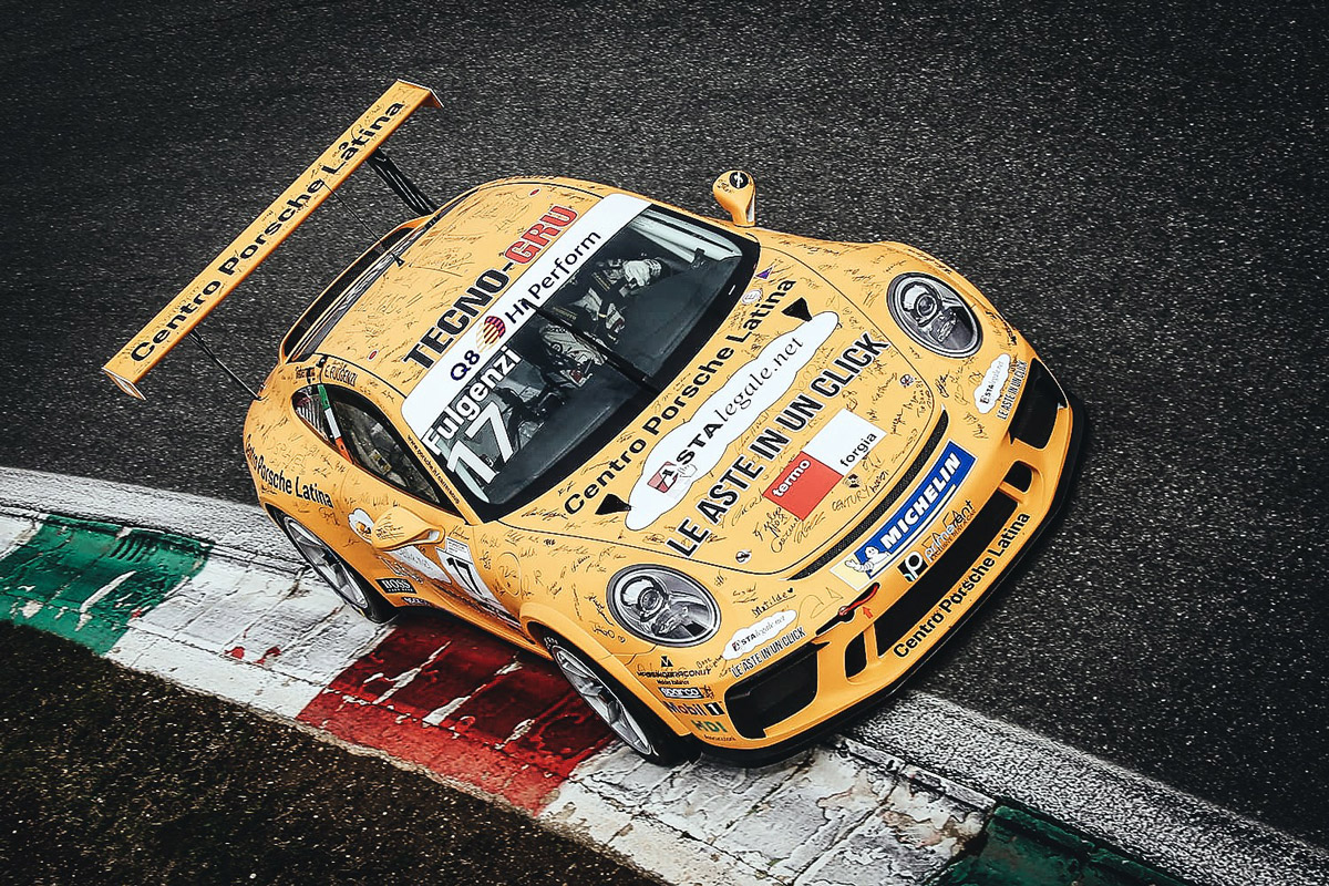 Enrico Fulgenzi sigla la prima pole position stagionale della Carrera Cup Italia 2019 a Monza, poi un contatto arresta la sua corsa